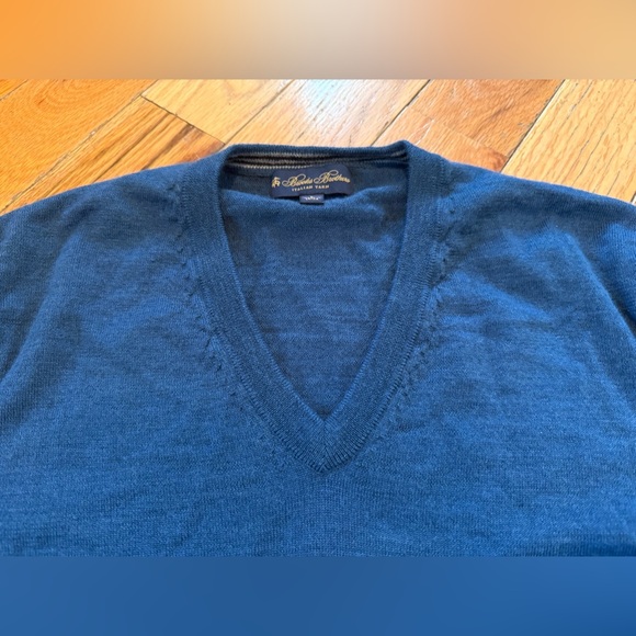 Brooks Brothers Sweater Mens Size L 100% Wool Italian Yarn Pullover V-neck Blue - Picture 2 of 11